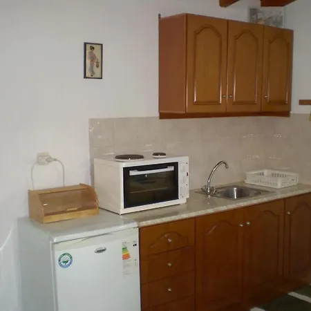 Paraschos Apartament