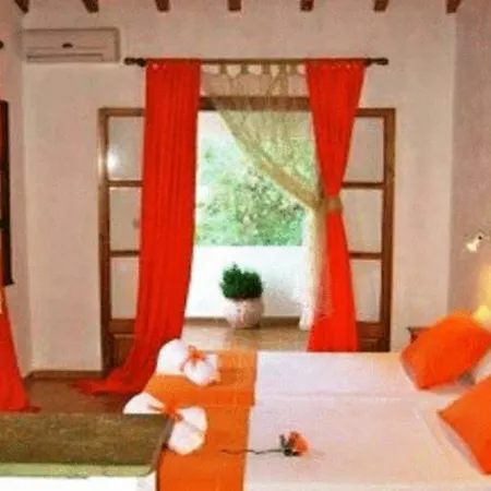 Paraschos Apartament *